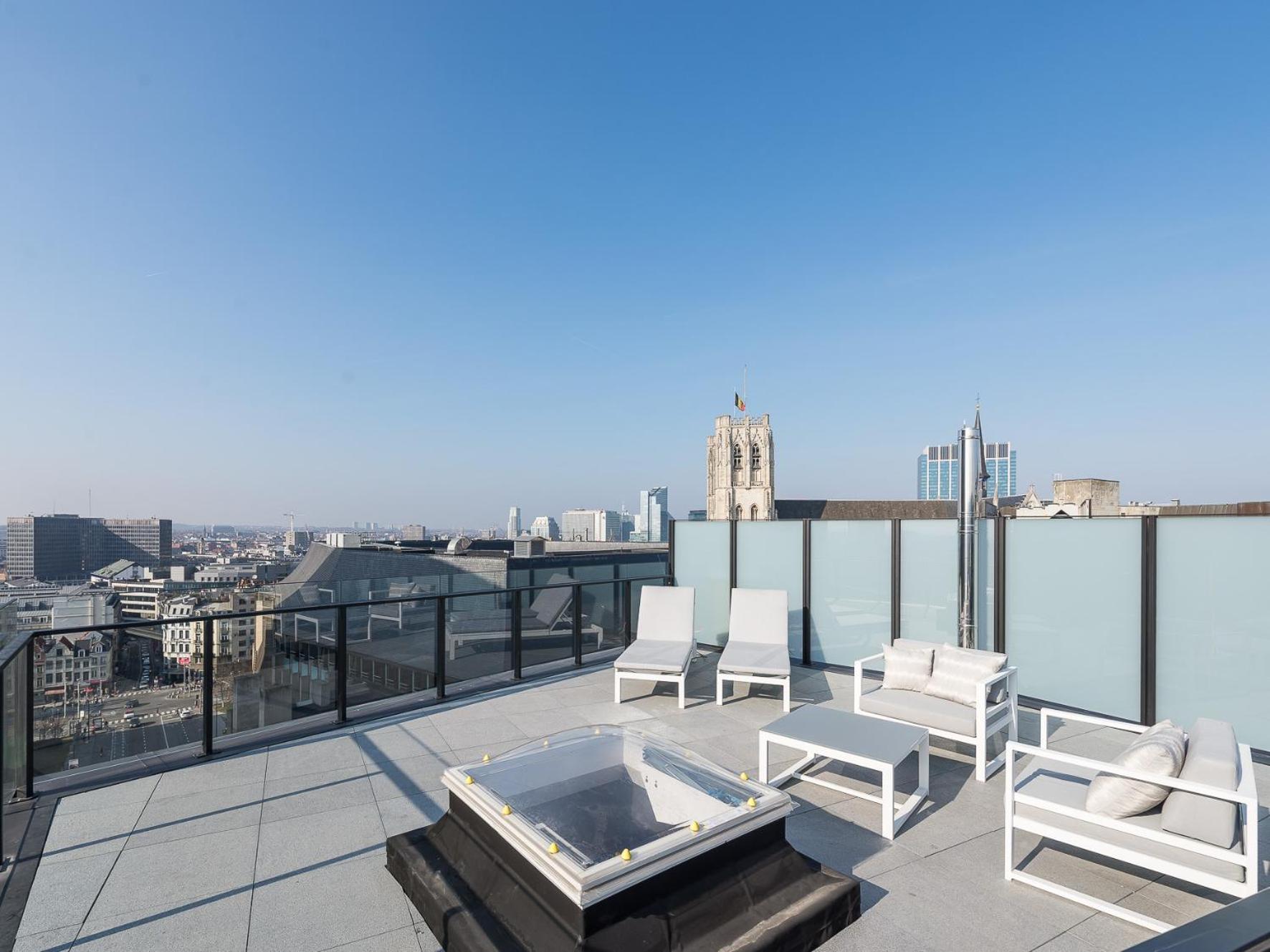 Triplex Penthouse In The City Center 布鲁塞尔 外观 照片
